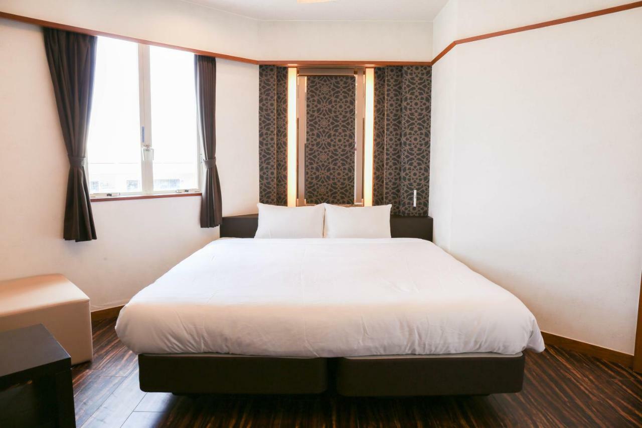 Ginowan Crystal Hotel Zewnętrze zdjęcie