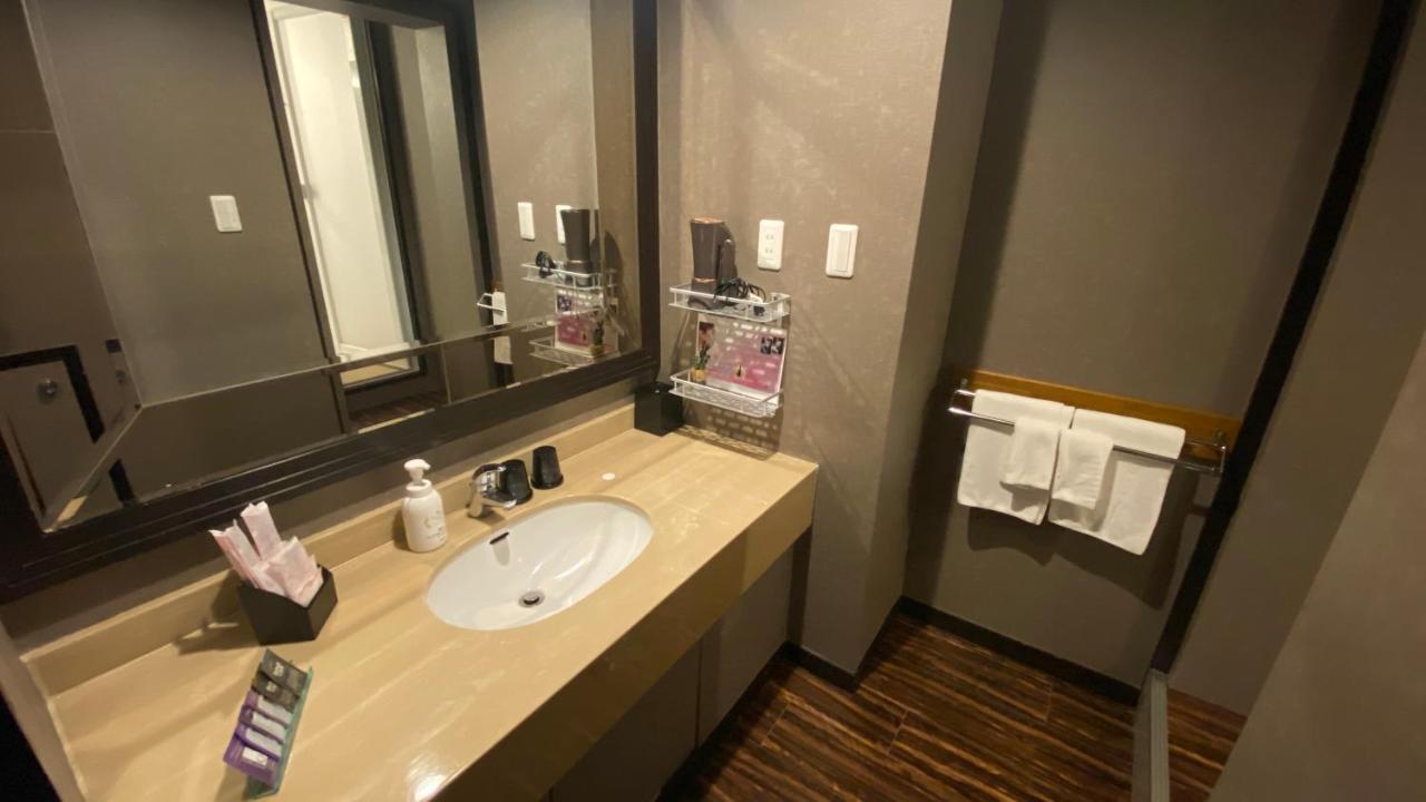 Ginowan Crystal Hotel Zewnętrze zdjęcie
