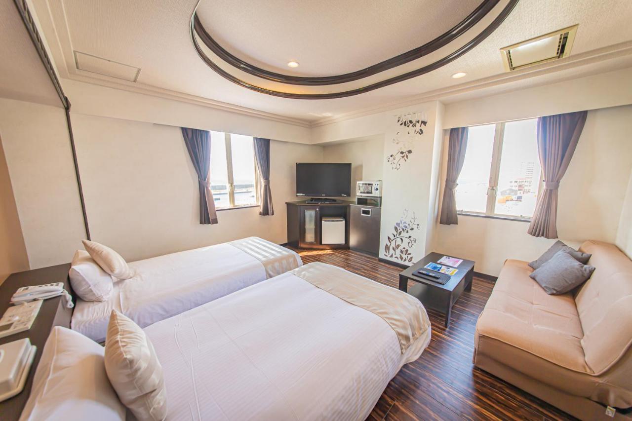 Ginowan Crystal Hotel Zewnętrze zdjęcie