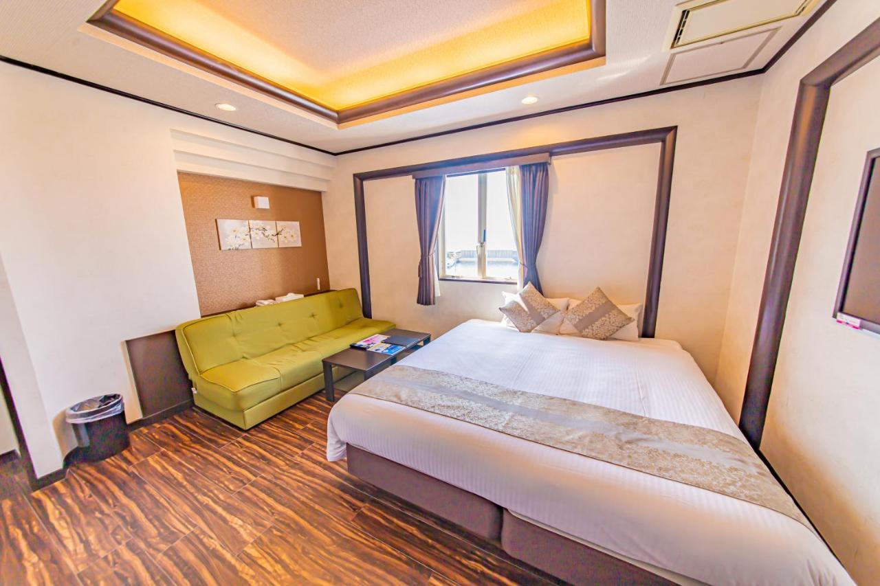 Ginowan Crystal Hotel Zewnętrze zdjęcie